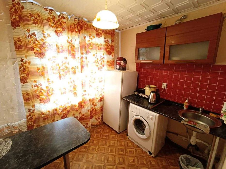 *Продается 2-х комн в Центре города ! Район ТД Абзал!