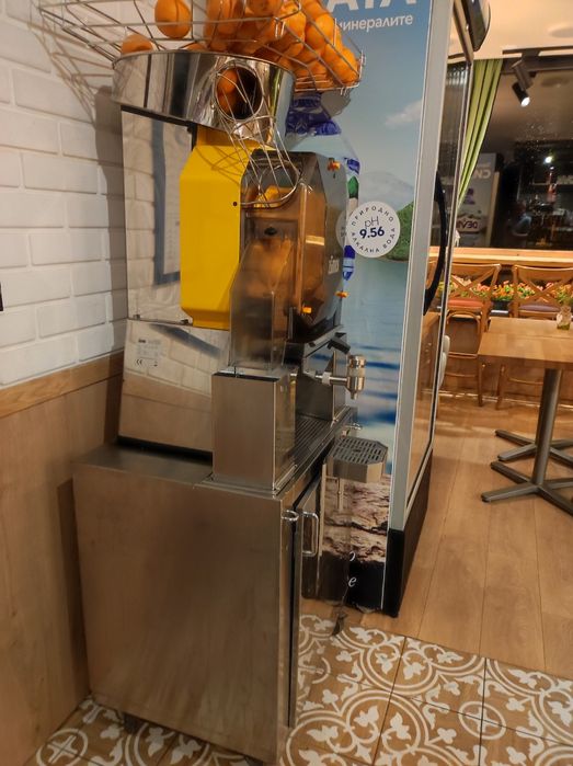 Фреш Машина Zumex SPEED PRO SELF-SERVICE POD Професионална