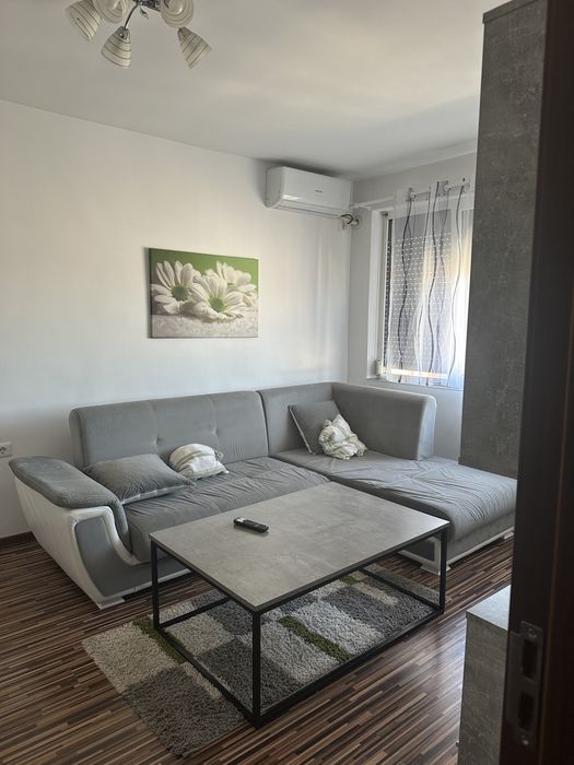 Dau in chirie apt 2 camere Oradea