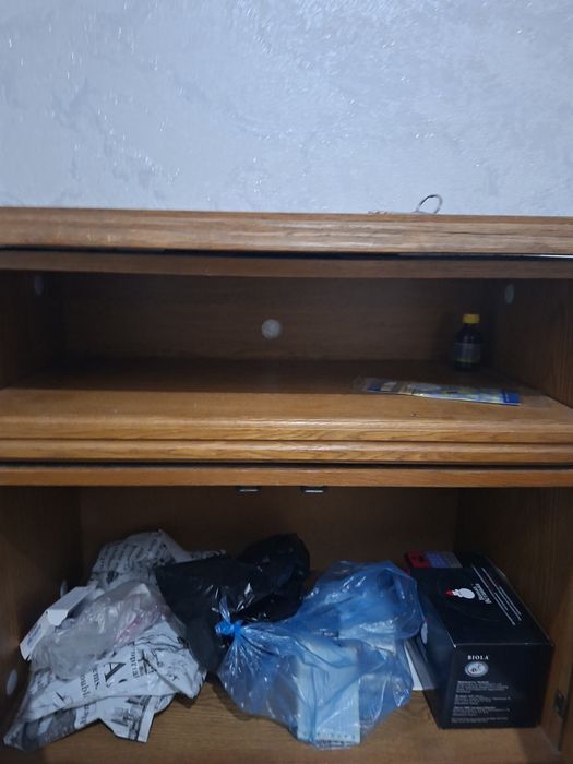 Продам тумбочку   под  телевизор