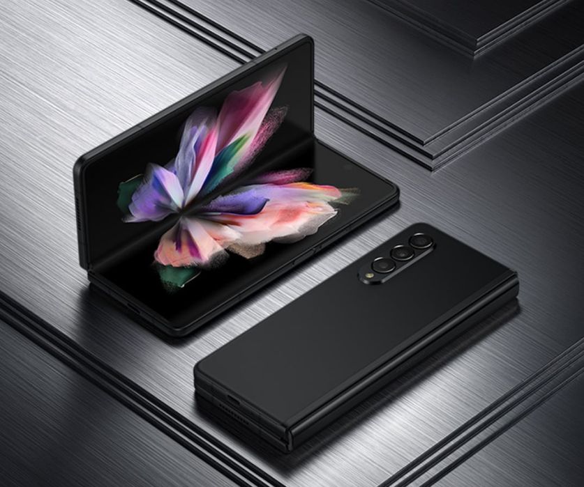 Samsung Galaxy Z Fold 3. Nou, sigilat cumparat de la eMag, se poate verifica acest lucu. 1650 Lei