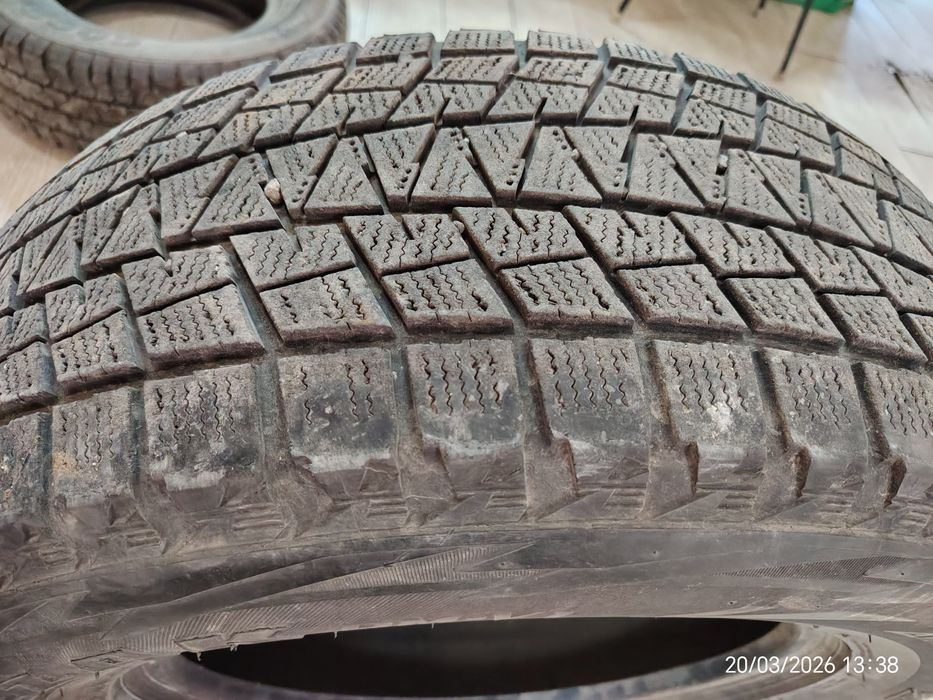 Продам баллон 265/65R17 Bridgestone.