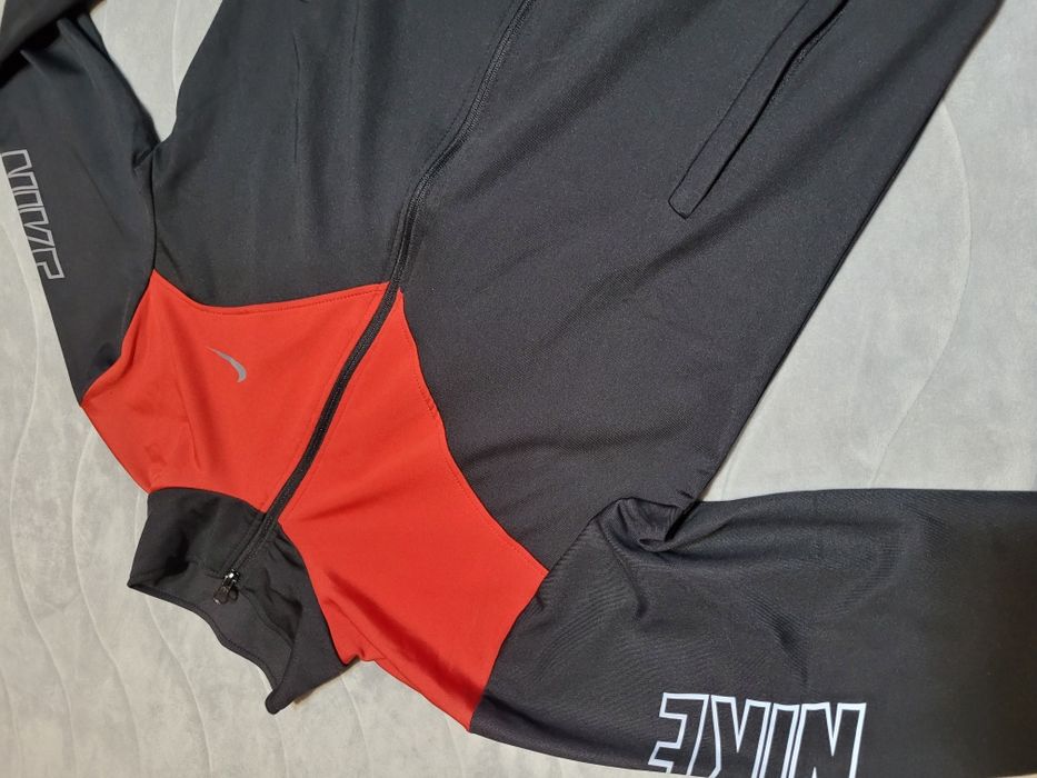 Спортен екип на NIKE