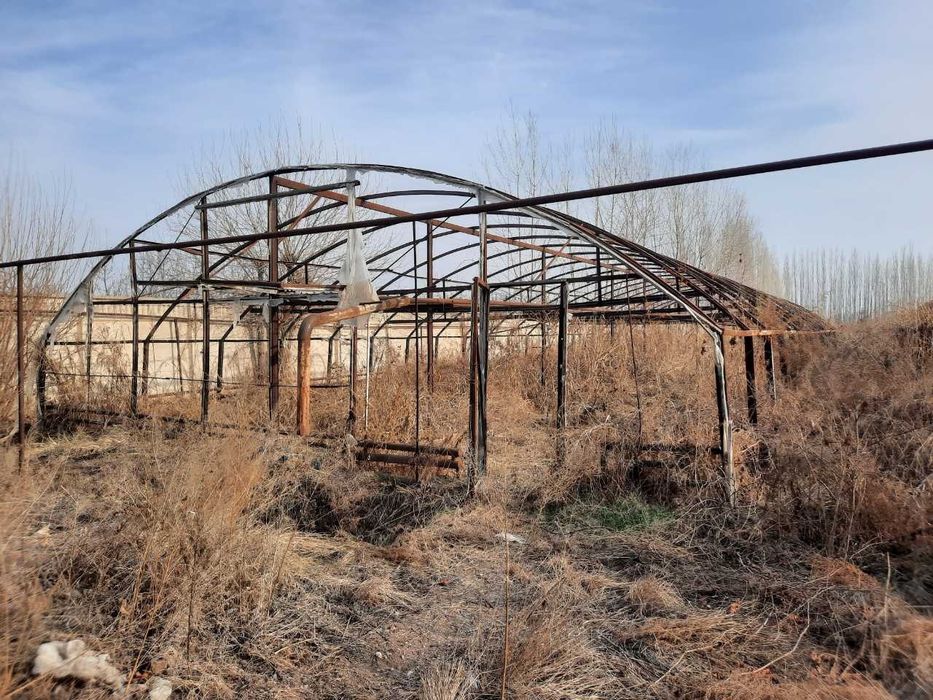 Парник иссик хона сотилади