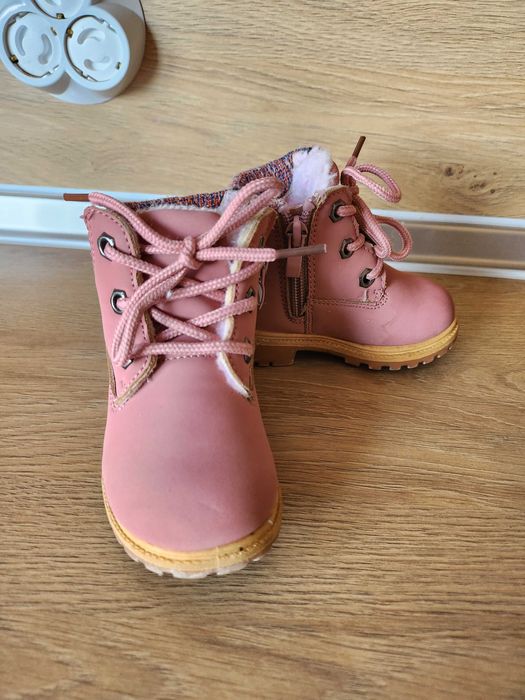 Бебешки боти Guess 22 номер и боти велур 21 номер