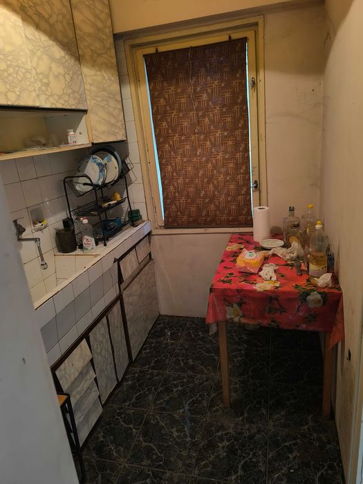 Продава тристаен панелен апартамент в кв. Здравец Изток