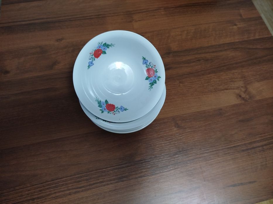 Тарелки разные...