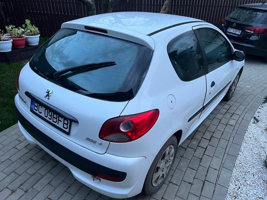 Peugeot  206+ 2011