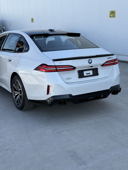 Bmw i5 35L full 2024-Yil zarariga sotilvotti srochno kraska tozza