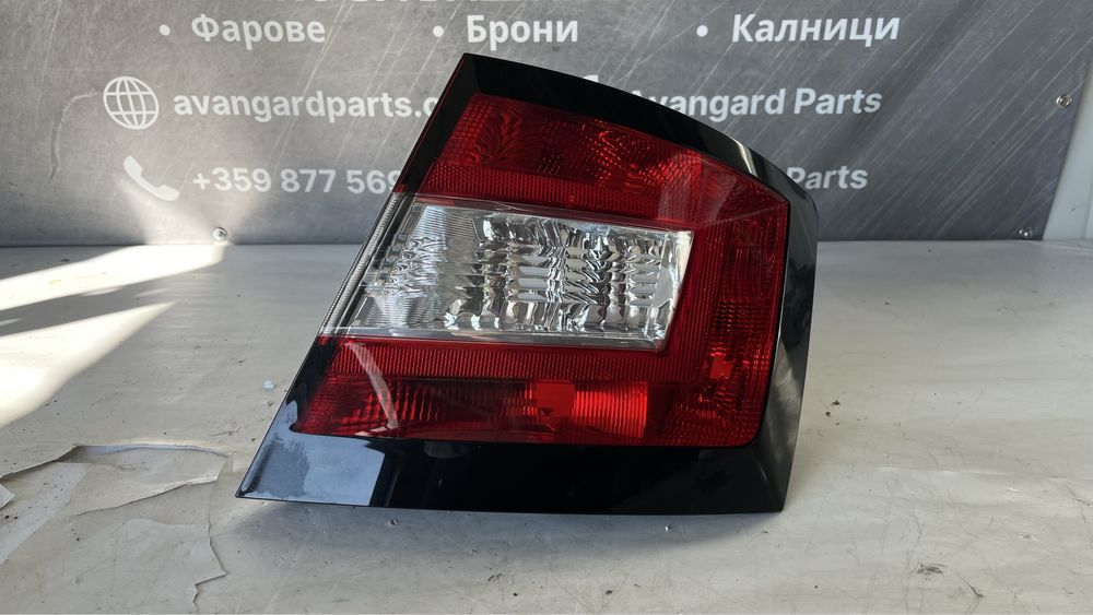 3 броя десен и 1 брой ляв стоп Skoda Fabia 3