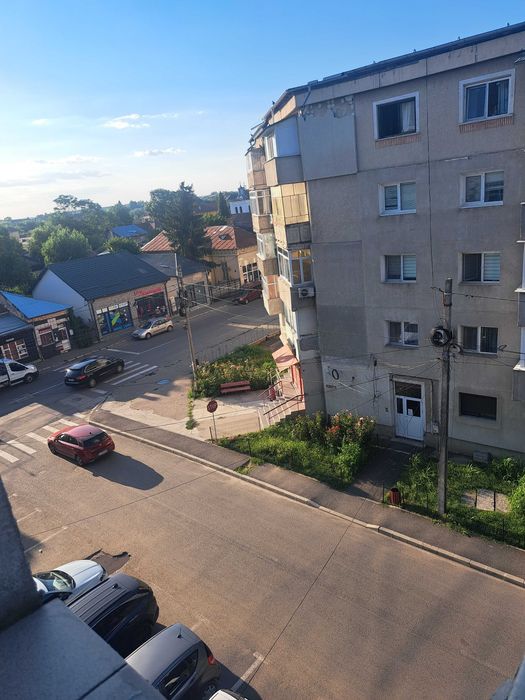 Apartament 3 camere de vânzare