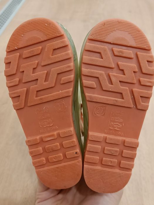 Cizme Wellington cu imprimeu Winnie the Pooh Nr 27 (17cm)
69,99 RON