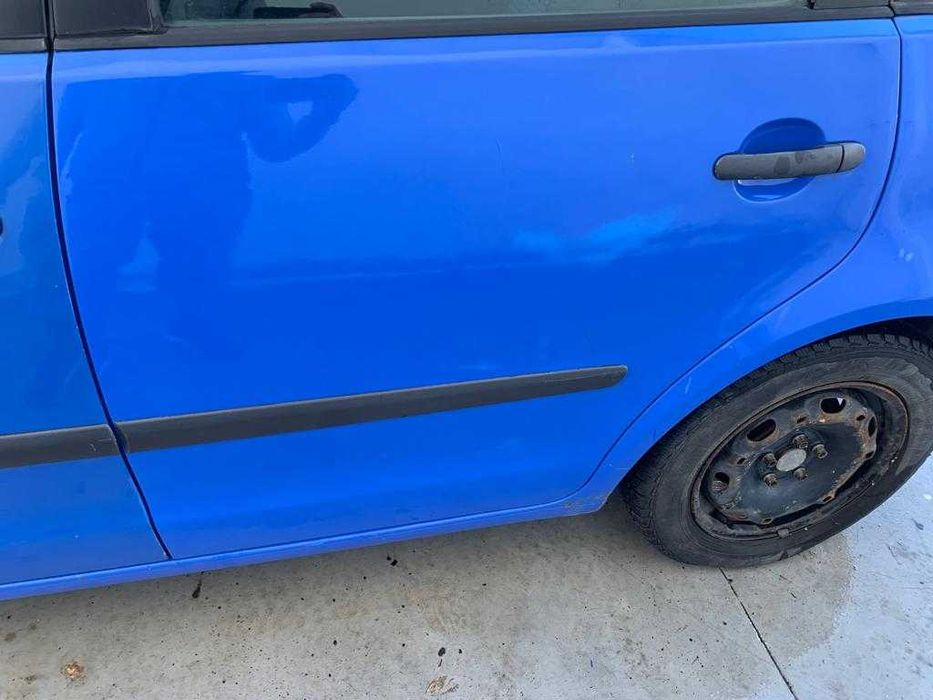 Dezmembrez Volkswagen Polo 6N/9N/1.2/1.4/AWY/AUA/usa/haion/interior/jante/usa/portbagaj/motor/cutie/volan