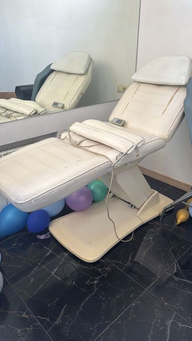 Косметолгическое кресло