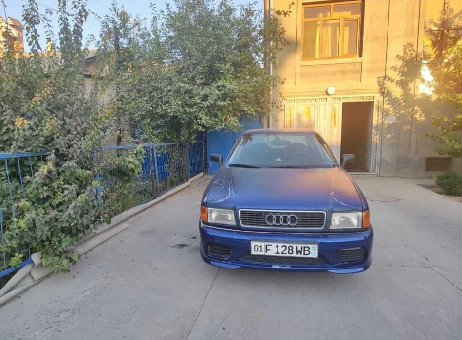 Продаю свою Ауди а80 бочка на запчасти.