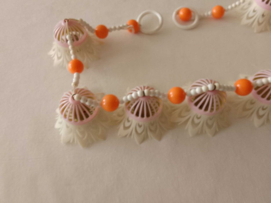 колекционерска ретро верига, 
играчка за легло, количката