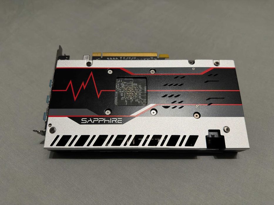 Placă video Sapphire Pulse Radeon RX 580 8GB OC Lite  stare excelentă