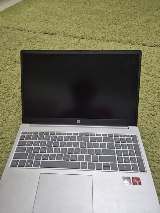 Ноутбук HP серебристый