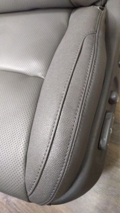 Перетяжка автокресел