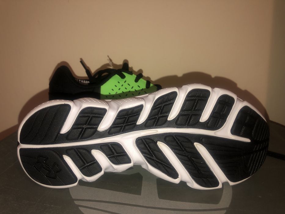 Дамски маратонки under armour