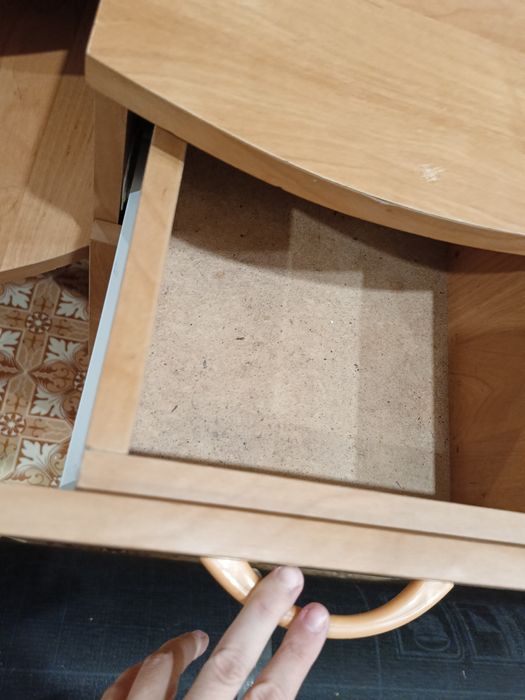 Продам туалетный столик