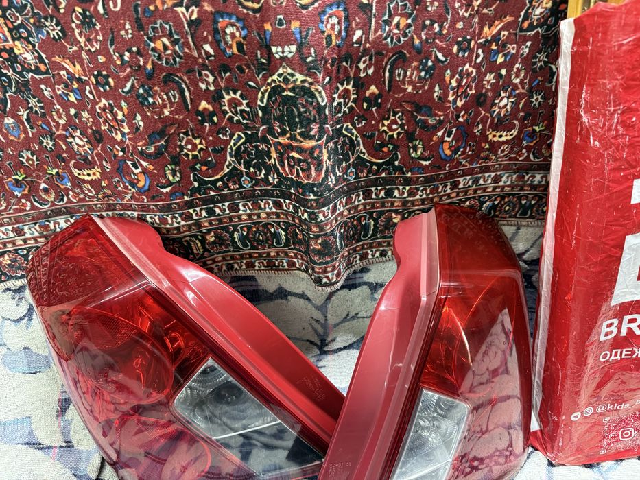 Продается задние фары стопники