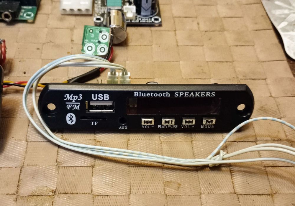 Vând echipamente Bluetooth Audio
