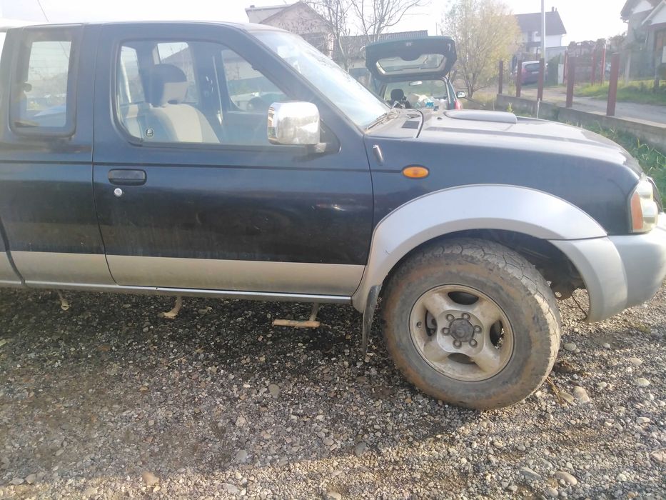 Vând nissan navara d 22