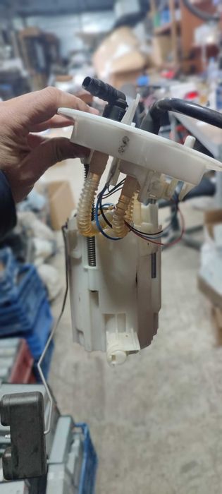 Горивна помпа резервоар Audi A4 A5 A6 A7 A8 Q2 Q3 Q5 Q7 бензин дизел