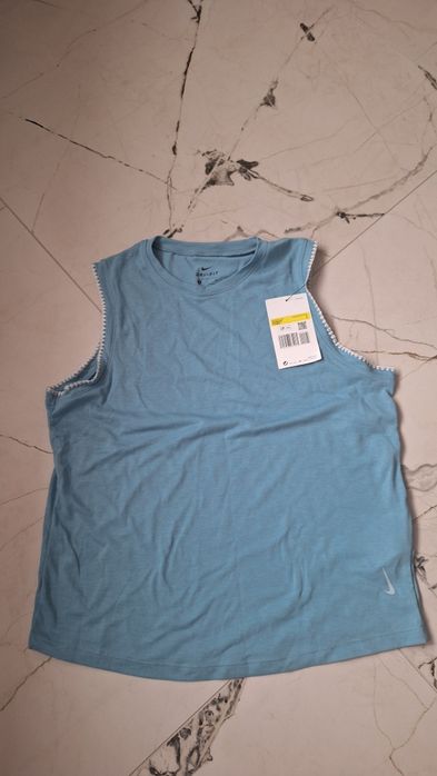 Дамска тениска Nike L,потник Yoga  S.