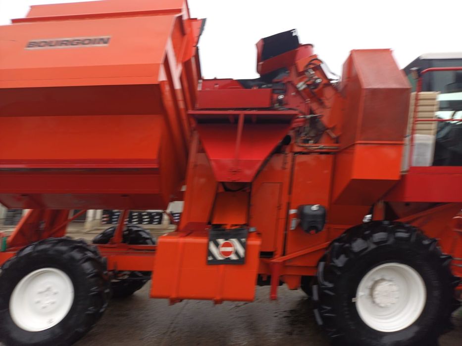 Combina Bourgoin pret nou 87000 €