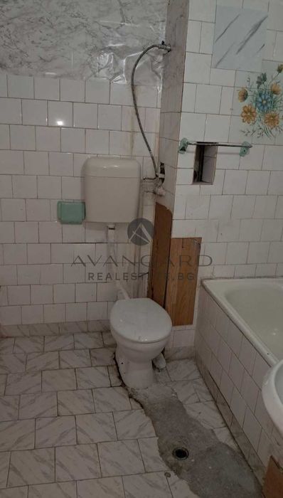 Продава се Тристаен апартамент в Пловдив, Център - 70 кв.м за 1608 €/кв.м - Снимка #3