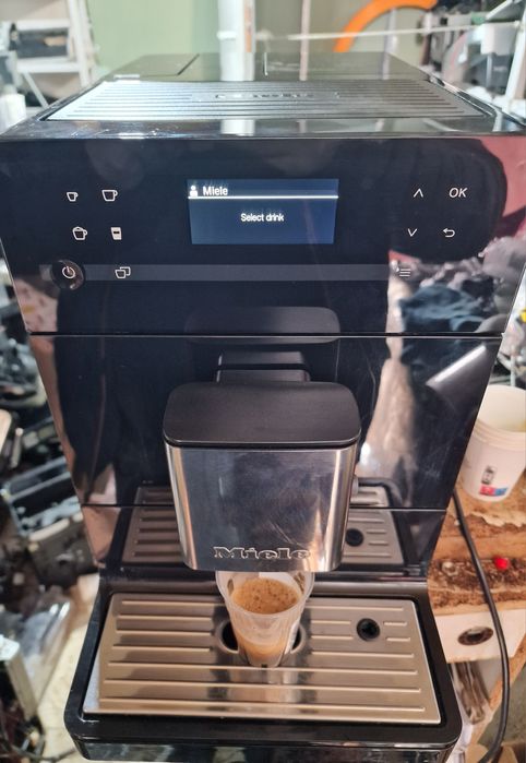 Miele CM5410 каферобот кафеавтомат капучино