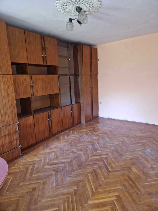 Продава се Двустаен апартамент в Плевен, 9-ти квартал - 67 кв.м за 1336 €/кв.м - Снимка #2