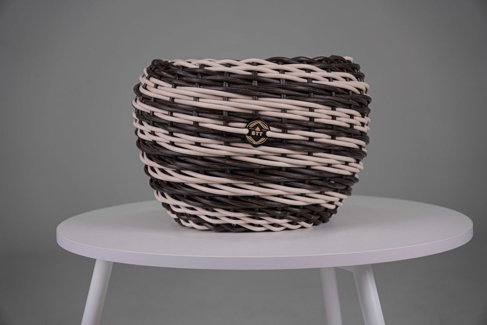 Кашпо мечты: ручная работа из ротанга