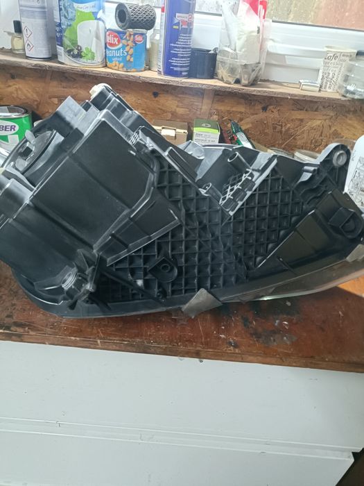 Vând far stânga Mercedes vito w447