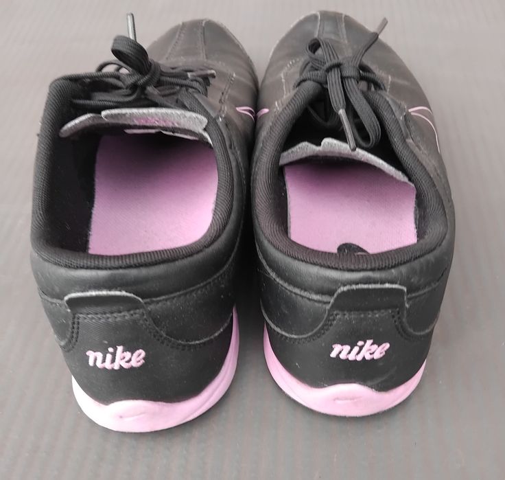 Дамски черни маратонки