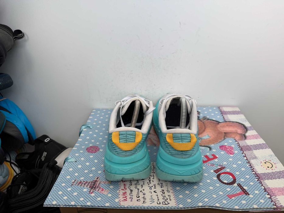 ''Hoka  W Carbon X''оригинални дамски маратонки 40 номер