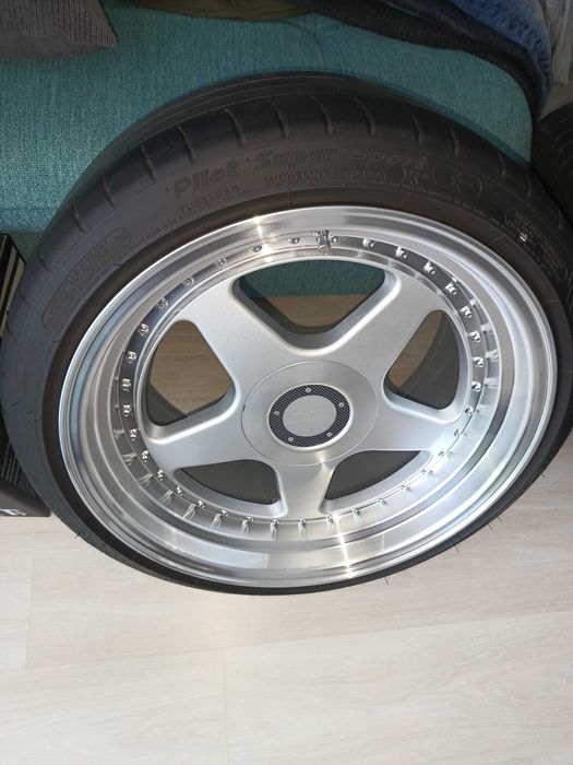 Vând un set de jante cu anvelope O.Z. Futura r18. 5×112/5×120