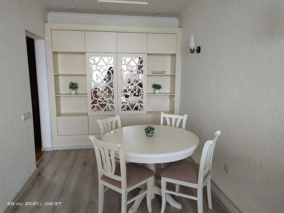 Круглые столы раскладные и нет