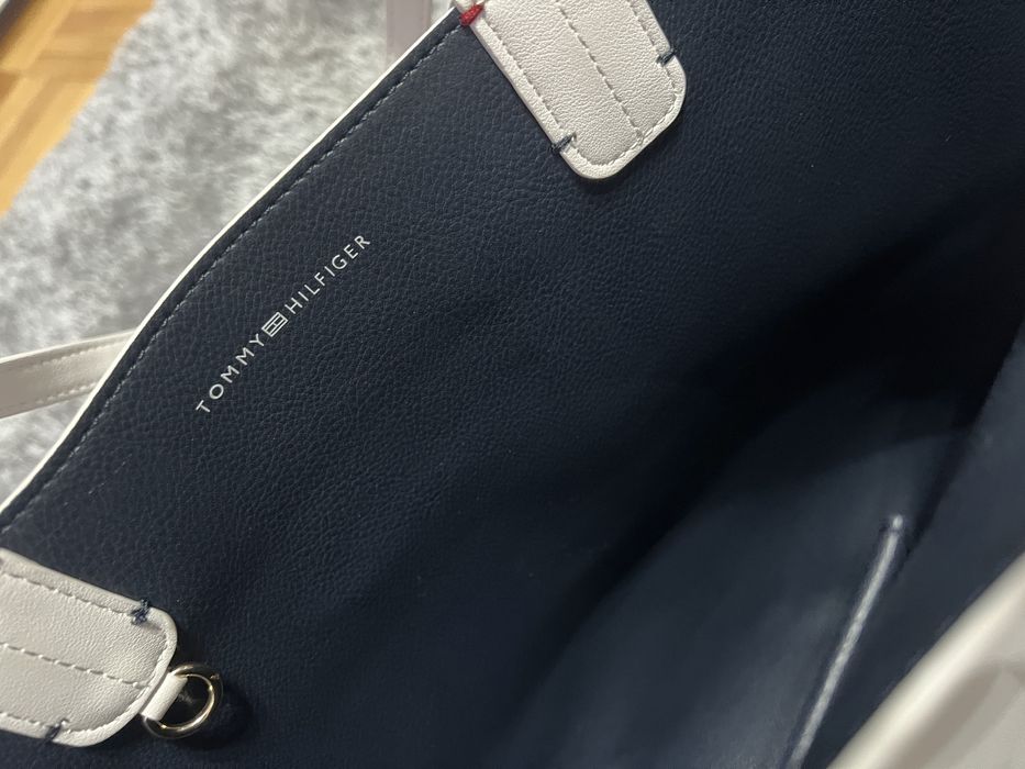 Geanta de mana Iconic Tommy Hilfinger