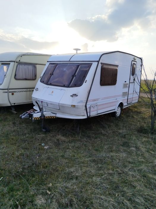 Vând rulota înmatriculată