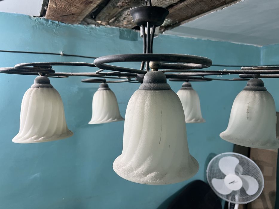 Люстры б/у в хорошем состоянии