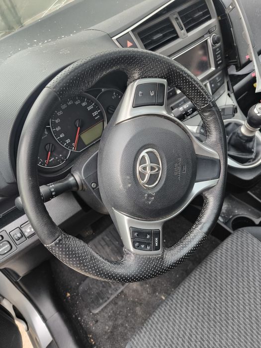 Тойота Корола Версо S 2012г.