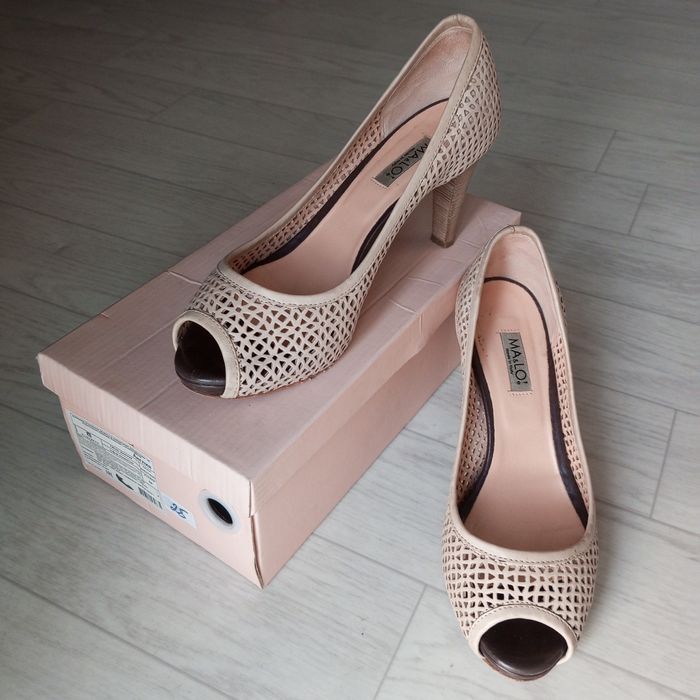 Туфли женские продаются