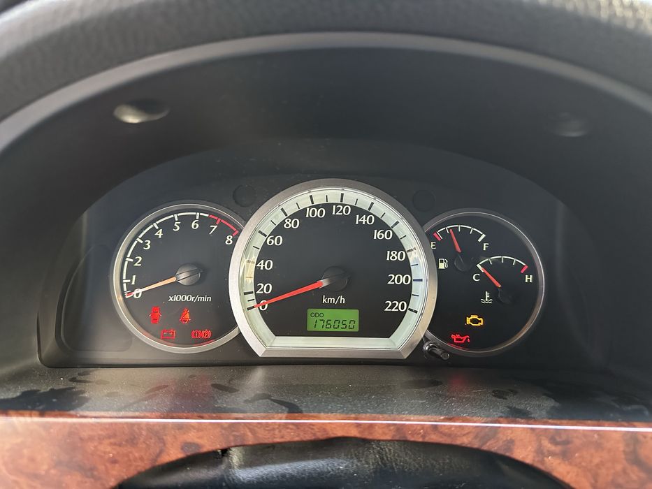 Lasetti 2013 1.8L mexanika Qora rangda srochna sotiladi