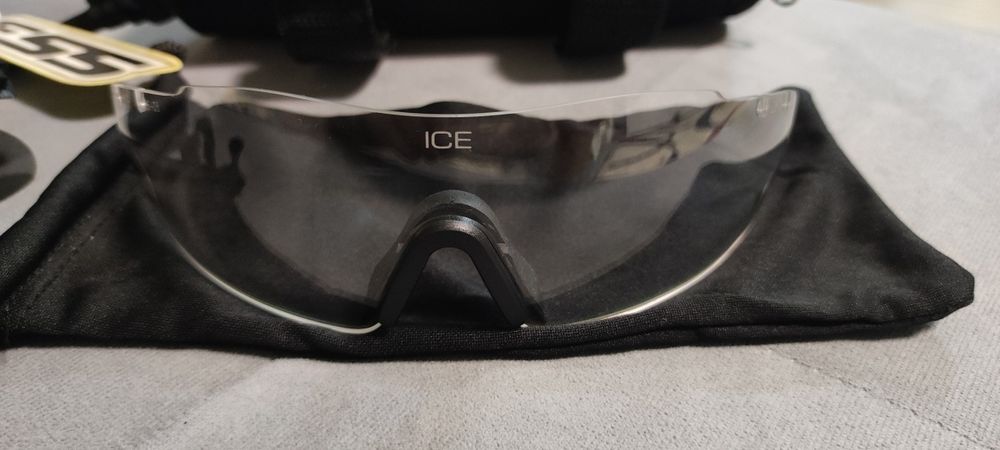 ESS Ice очки новые