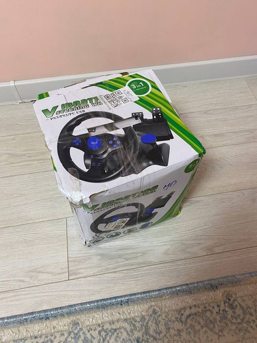 Продам игровой руль с педалем