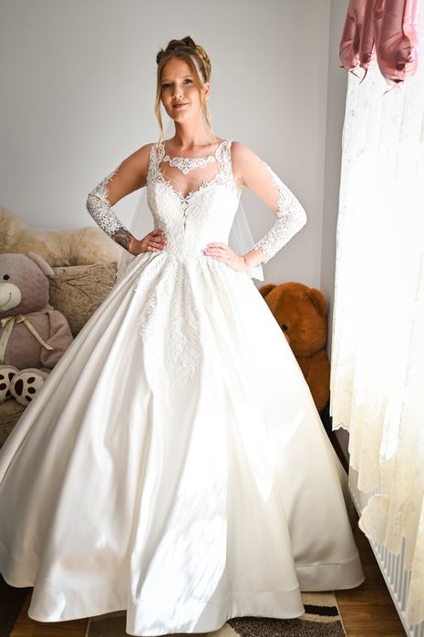 Rochie mireasa și voal