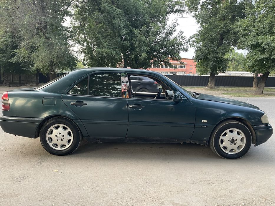 Продам mercedes c180
